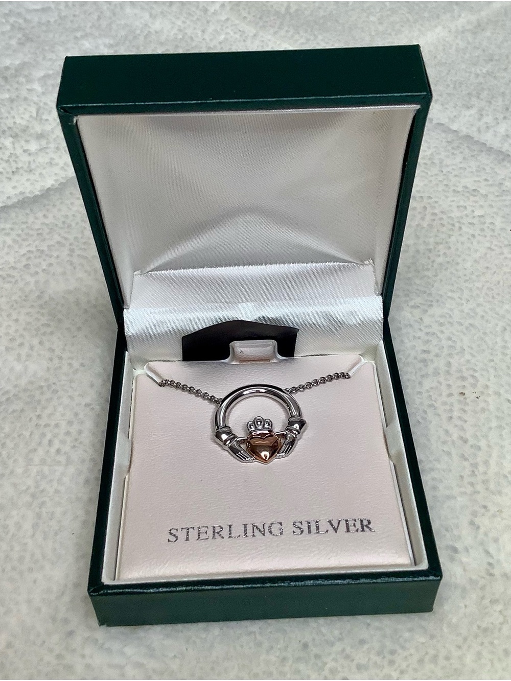 NIB Solvar Sterling Silver & 10K Gold Claddagh Necklace Pendant With Tarnish Tab